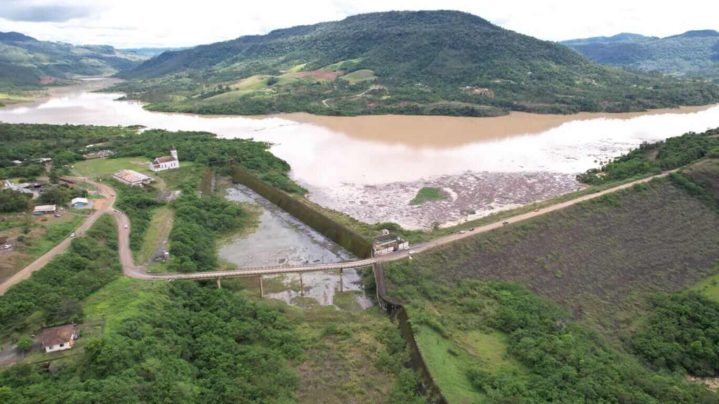 Barragem de José Boiteux é reaberta após proteger municípios da região contra enchentes