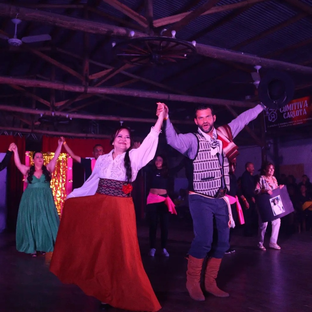 JANTAR-BAILE DAS MIMOSAS CELEBRA O TALENTO DOS PROFESSORES