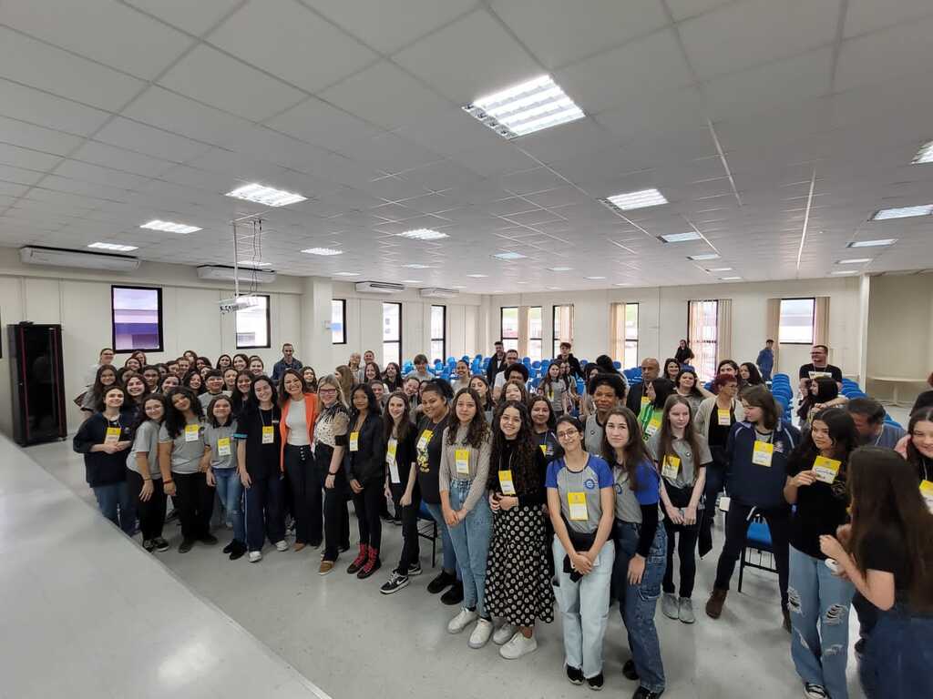 “Meninas na Tecnologia” chega à fase final e estudantes apresentam soluções para veículos autônomos