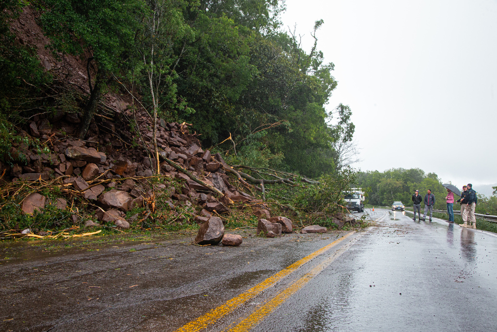 Municípios da região registram dificuldades de acessos em estradas e rodovias devido as chuvas