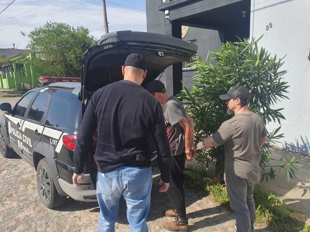 Polícia Civil prende dois homens por roubo à mão armada em Canguçu