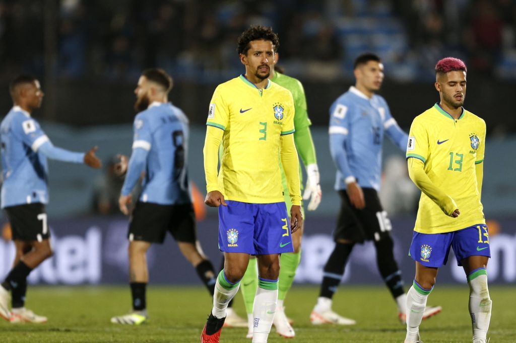 Brasil perde para o Uruguai em jogo marcado por lesão de Neymar e gritos de ‘olé’