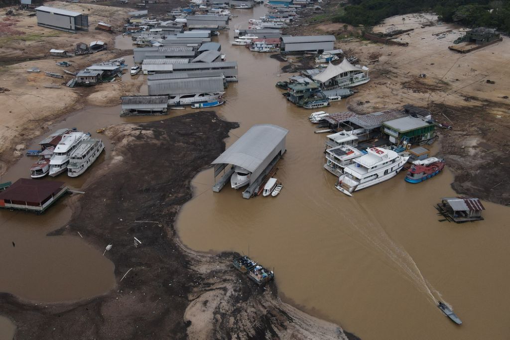 Lula e presidente da Colômbia conversam sobre seca na Amazônia