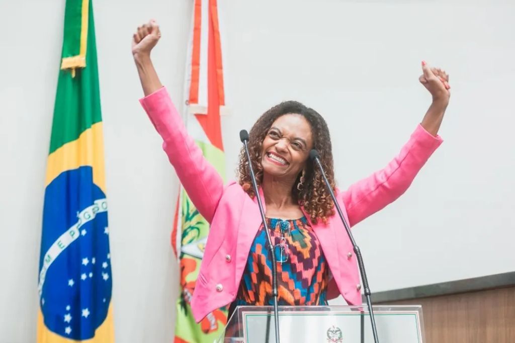  - Vanessa da Rosa é a segunda deputada negra a assumir uma cadeira da Alesc — Foto: Bruno Collaço / Agência AL/ Divulgação