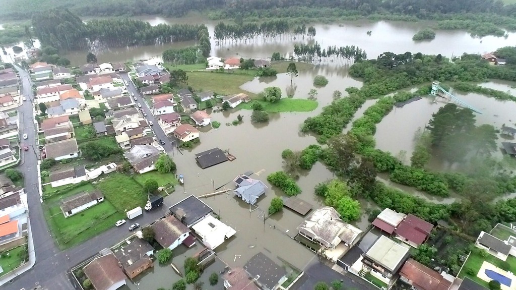 Nível do rio Canoas começa a baixar em Otacílio Costa