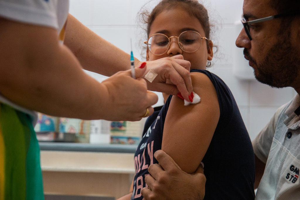 título imagem Crianças e adolescentes compareceram no Dia D de Vacinação em Santa Maria; confira as orientações para a campanha