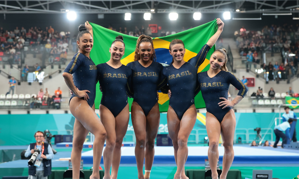 Brasil é prata na disputa por equipes na ginástica artística feminina