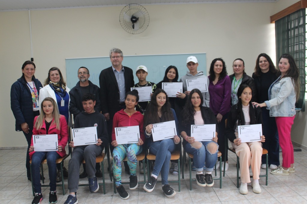 Nove alunos se formam no 1º Programa de Iniciação ao Trabalho de Otacílio Costa