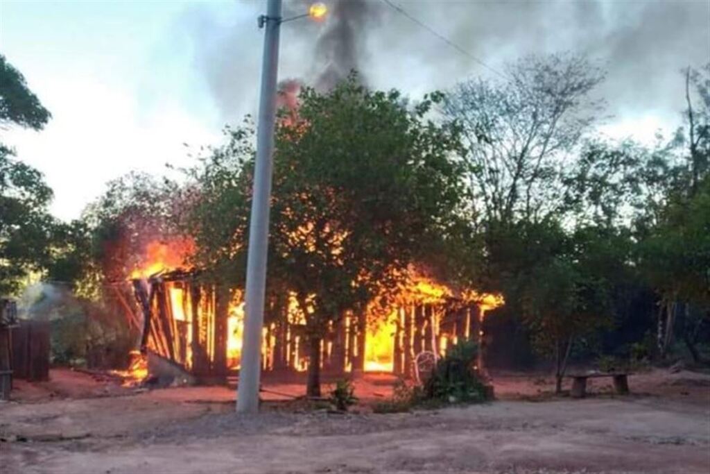 Adolescente de 13 anos confessa ter ateado fogo em casas no interior de Formigueiro