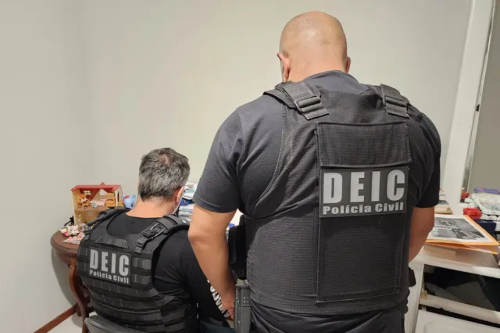  - Operação liderada por SC descobre perfil extremista e referências ao neonazismo de investigados por racismo e discurso de ódio — Foto: Polícia Civil/Divulgação