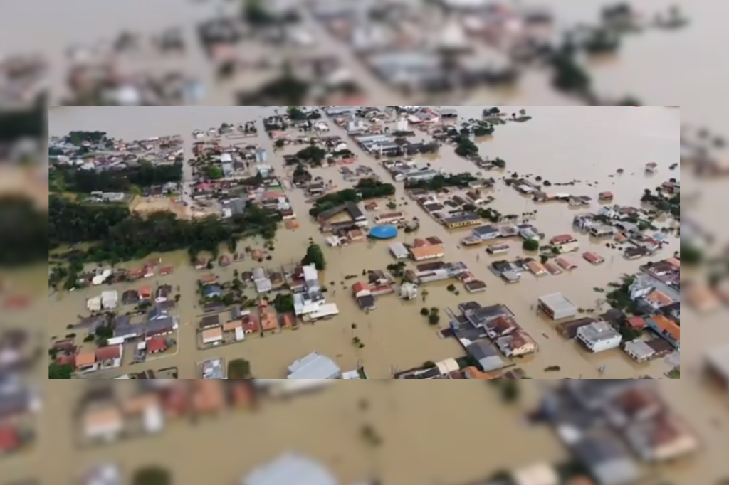  - Imagens aéreas mostram alagamento em Rio do Oeste, SC