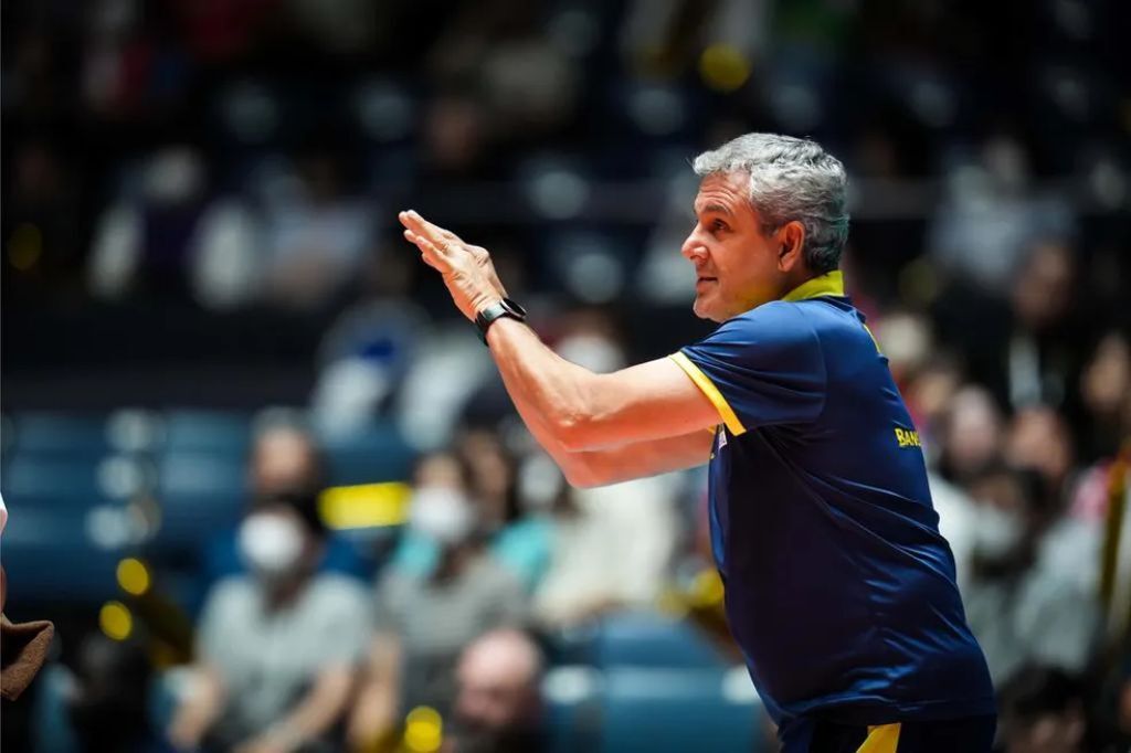  - José Roberto Guimarães assumiu a coordenação técnica das seleções femininas — Foto: Divulgação/FIVB