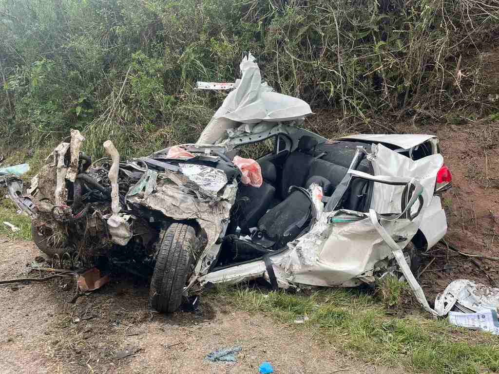 Grave acidente envolvendo 4 veículos mata uma pessoa na BR-282