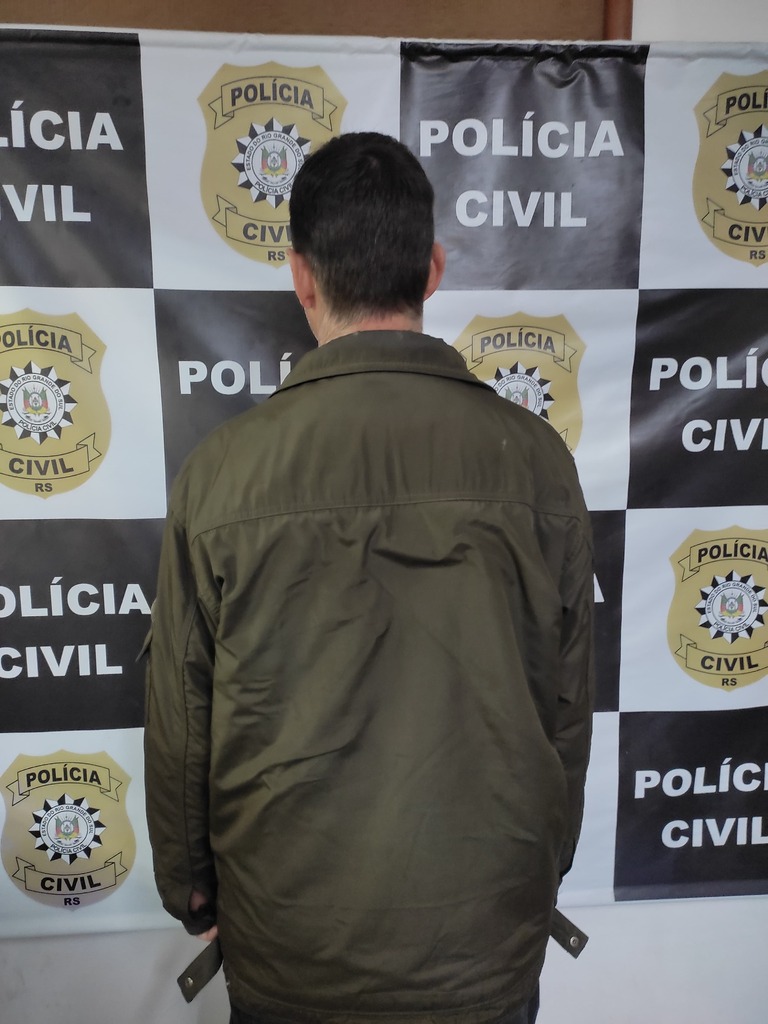 Homem é preso acusado de aliciar adolescentes