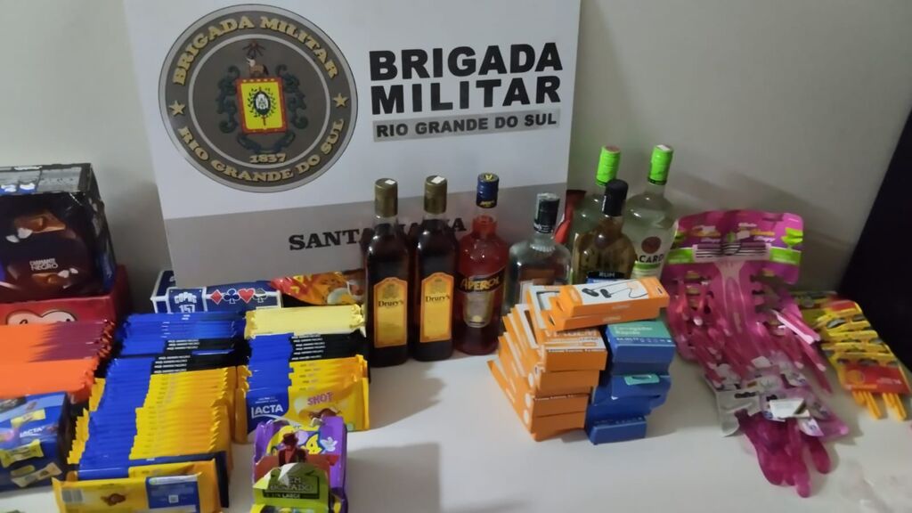 Foto: Brigada Militar (Divulgação) - Em um dos casos, na manhã desta terça-feira, suspeito pegou diversos produtos de um estabelecimento da Rua Radialista Oswaldo Nobre