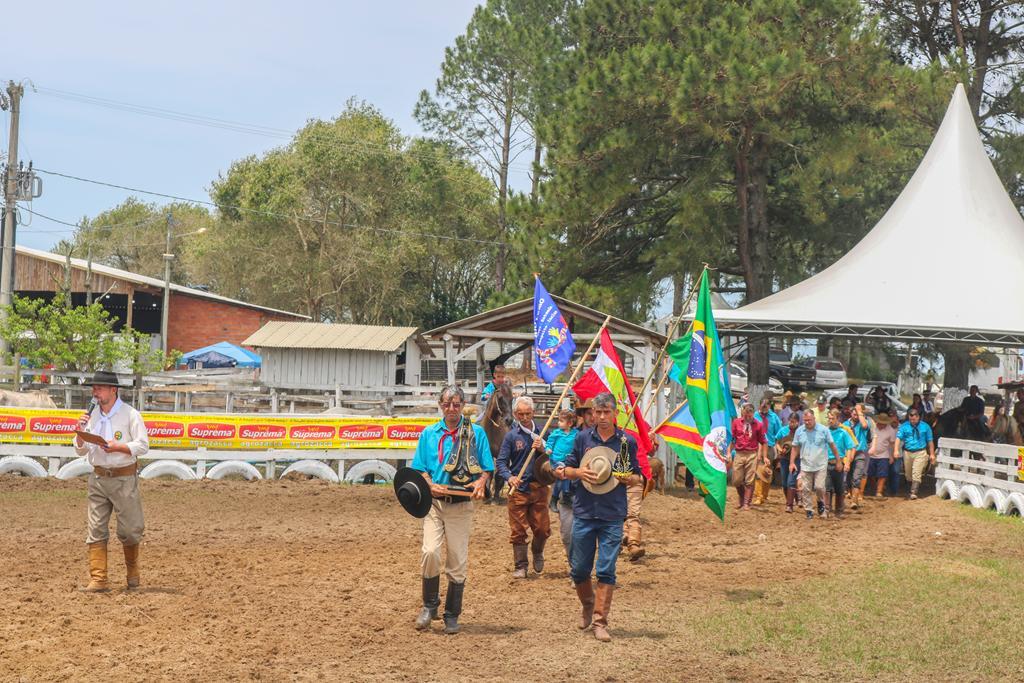 GRANDE PÚBLICO PRESTIGIA O VI RODEIO CRIOULO NACIONAL DO CTG VIZINHOS DO RIO GRANDE EM PASSO DE TORRES