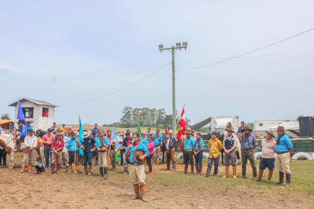 GRANDE PÚBLICO PRESTIGIA O VI RODEIO CRIOULO NACIONAL DO CTG VIZINHOS DO RIO GRANDE EM PASSO DE TORRES