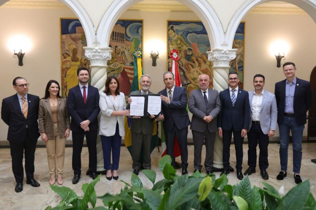 Governo de Santa Catarina firma parceria para estudos sobre judicialização da saúde