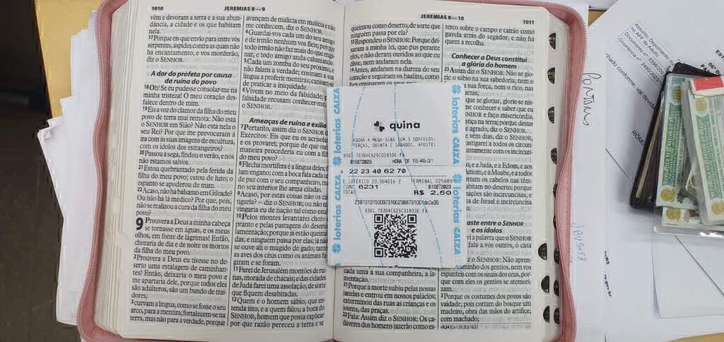 Foto: Divulgação - DP - Criminosos utilizavam o bilhete dentro de uma bíblia para tentar dar veracidade ao golpe