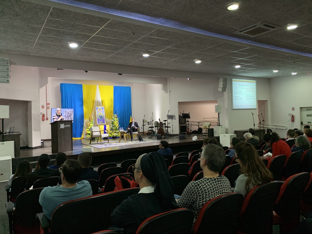 Simpósio de Mariologia reúne cerca de 250 pessoas em formação católica que antecede Romaria