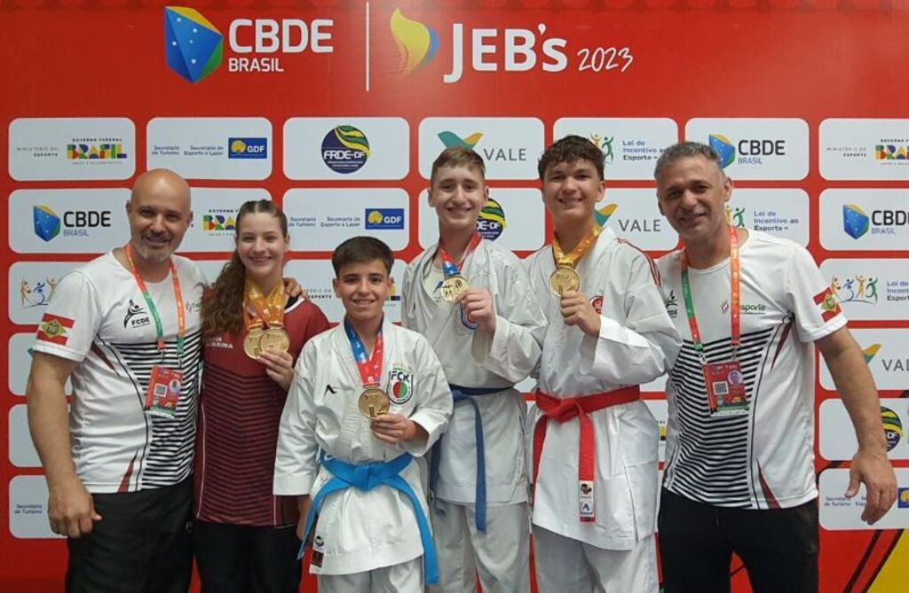 Karatê de SC conquista cinco ouros no 1º dia dos Jogos Escolares Brasileiros
