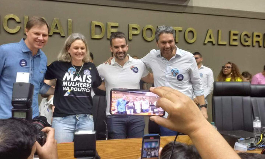 “Amigos” pensando em 2024