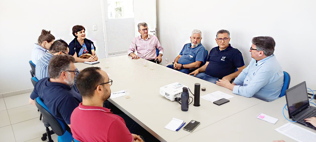 Prefeito de Capinzal realiza reunião com equipe do CISAM Meio Oeste