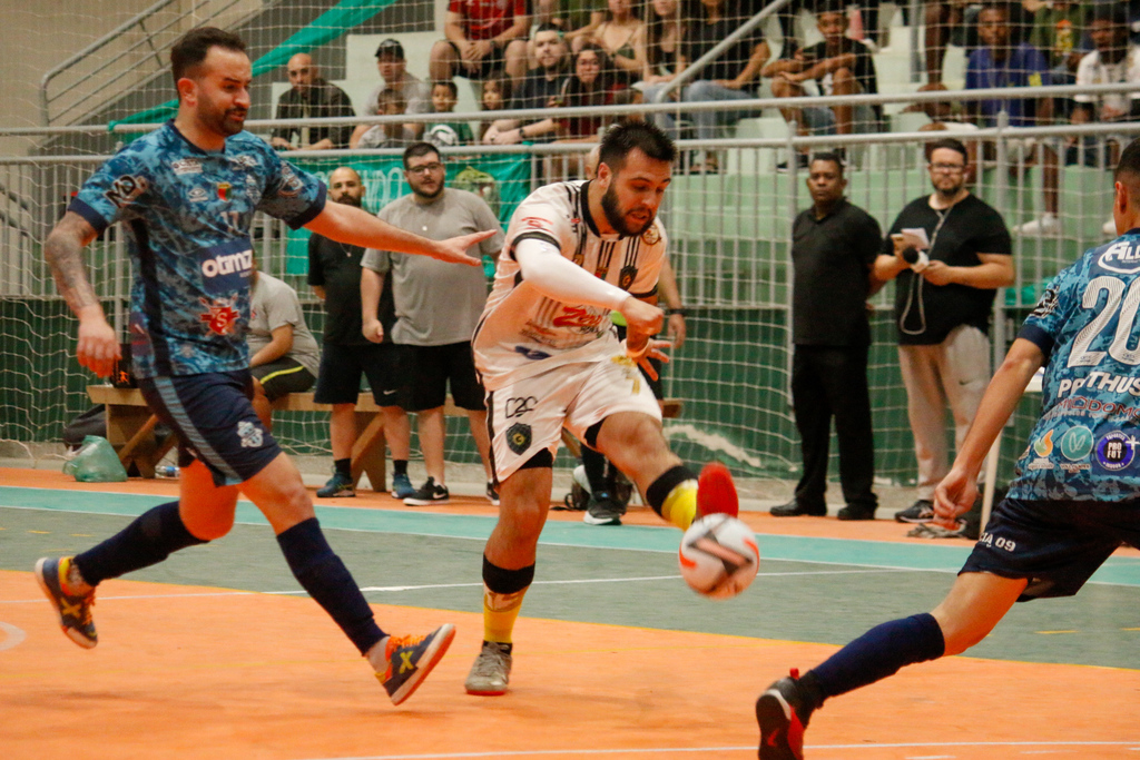 Após metade da primeira fase, Kastilho City é destaque no Municipal de Futsal