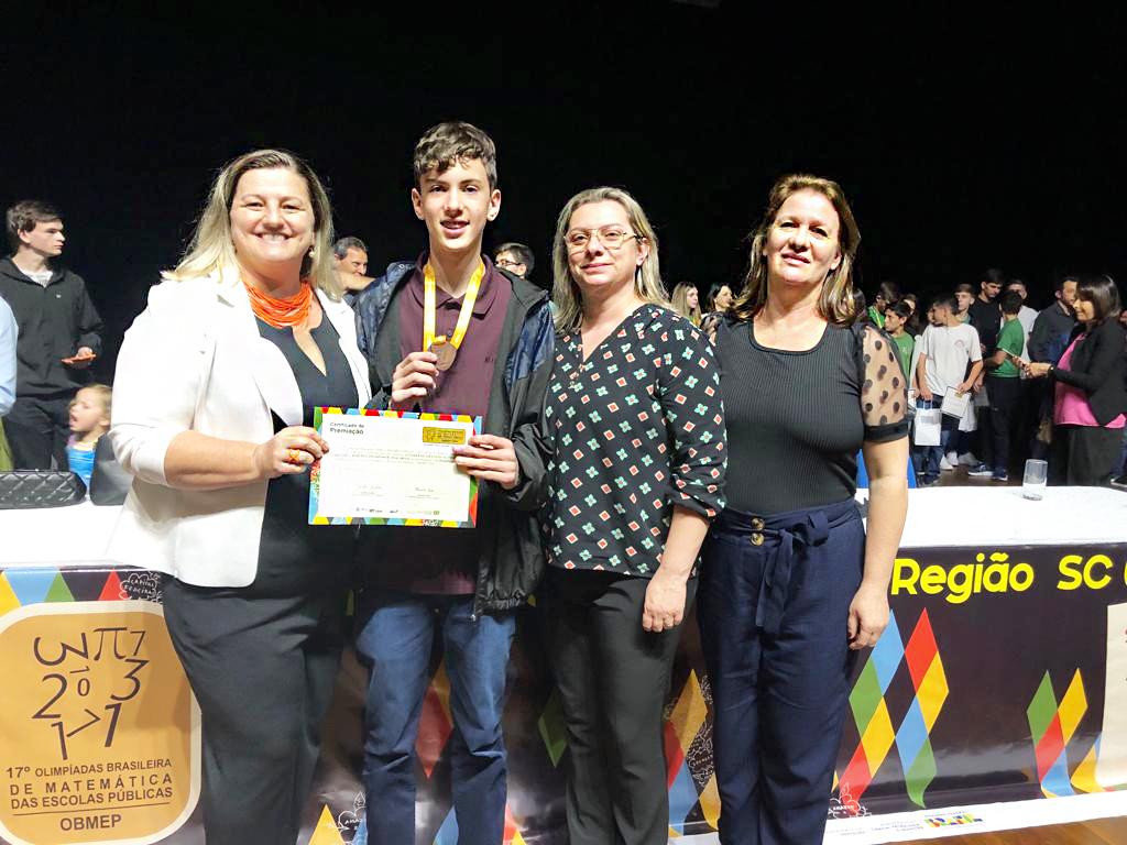 Aluno da Rede Municipal de Joaçaba conquista medalha de bronze na Olimpíada Brasileira de Matemática das Escolas Públicas
