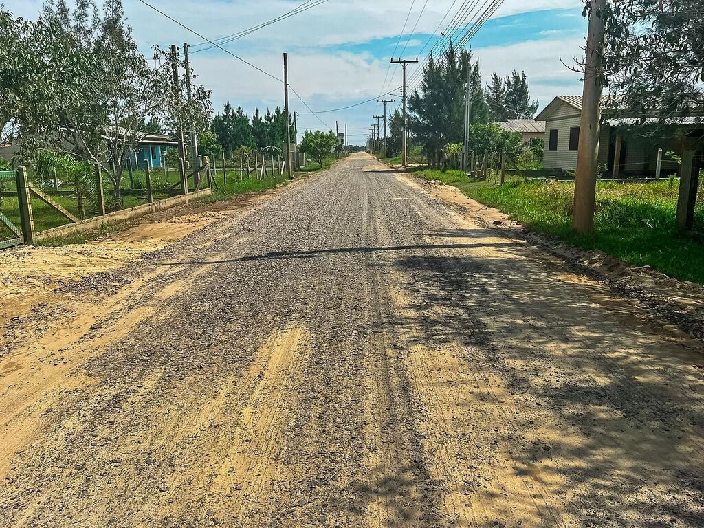 SECRETARIA DE OBRAS FAZ REPAROS EM RUAS E AVENIDAS DE PASSO DE TORRES