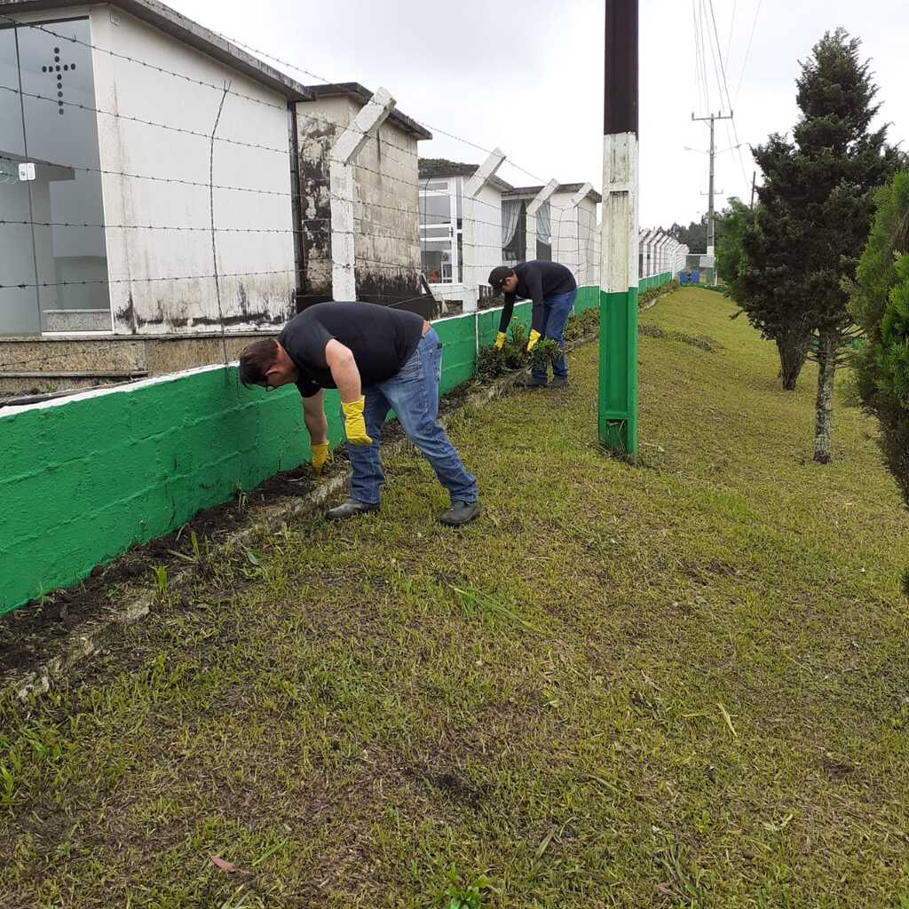 Cemitério Municipal está sendo preparado para receber público no Dia de Finados