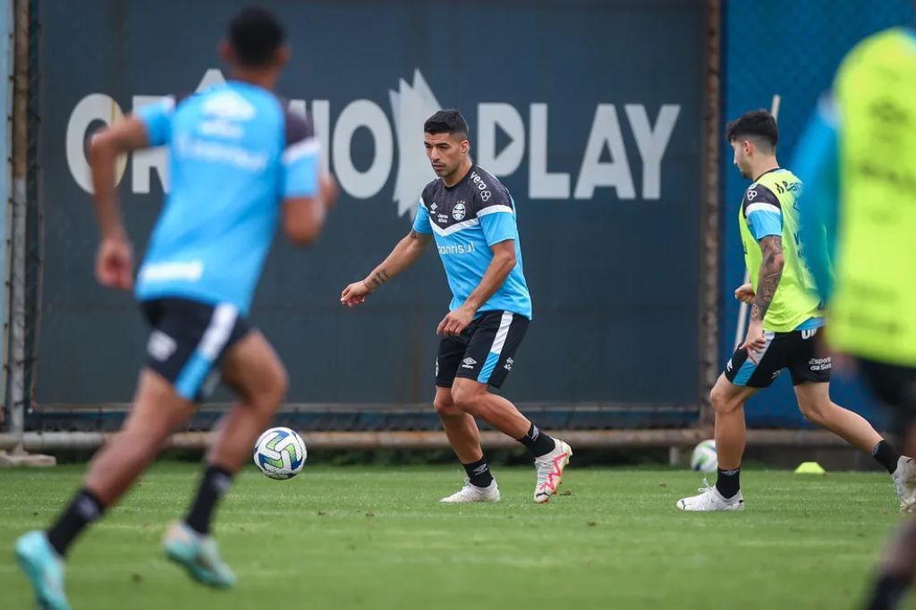  - Suárez em treino do Grêmio — Foto: Lucas Uebel/Divulgação Grêmio