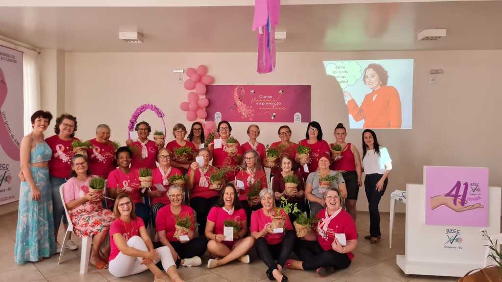 Flor com Amor - Uma mensagem de carinho e esperança às pacientes em tratamento do câncer de mama