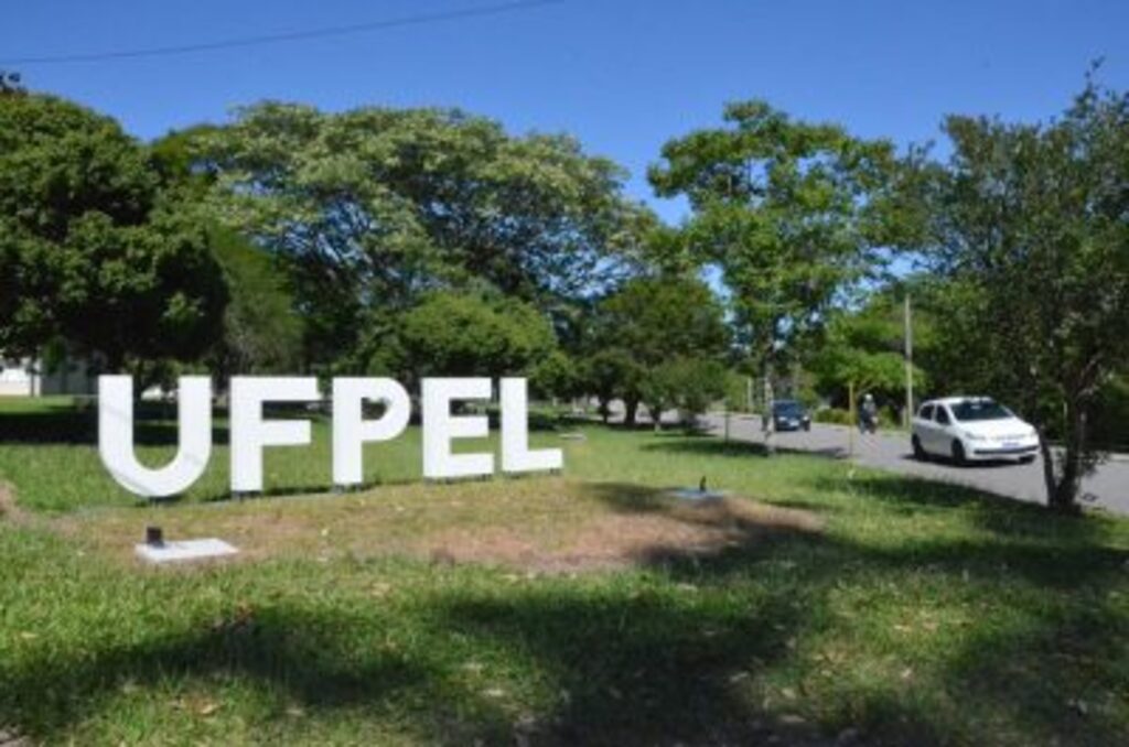 Obra de extensão de rede para abastecer UFPel é iniciada