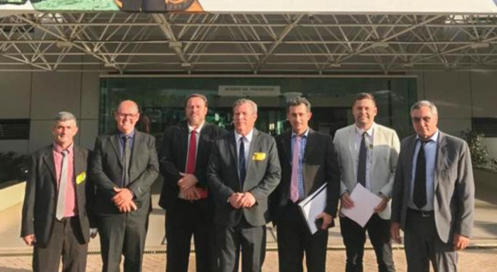 COMITIVA DO MUNICÍPIO DE SÃO JOÃO DO SUL VIAJA  A 
BRASÍLIA EM BUSCA DE RECURSOS