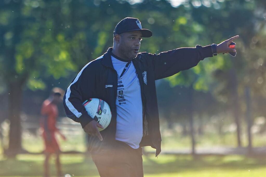 Foto: Vinicius Molz Schubert (FC Santa Cruz) - Último trabalho do treinador foi no Santa Cruz, onde ele conquistou o acesso para a elite do Gauchão de 2024