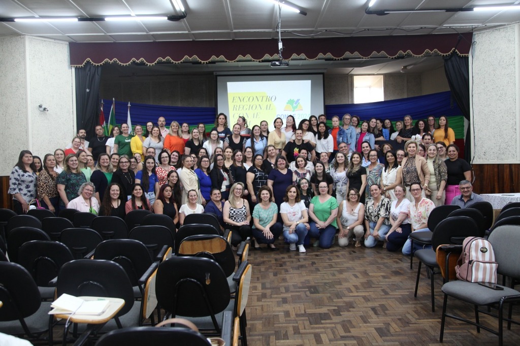 Representantes de Capinzal participam da etapa regional da Conae 2023 / 2024 em Joaçaba