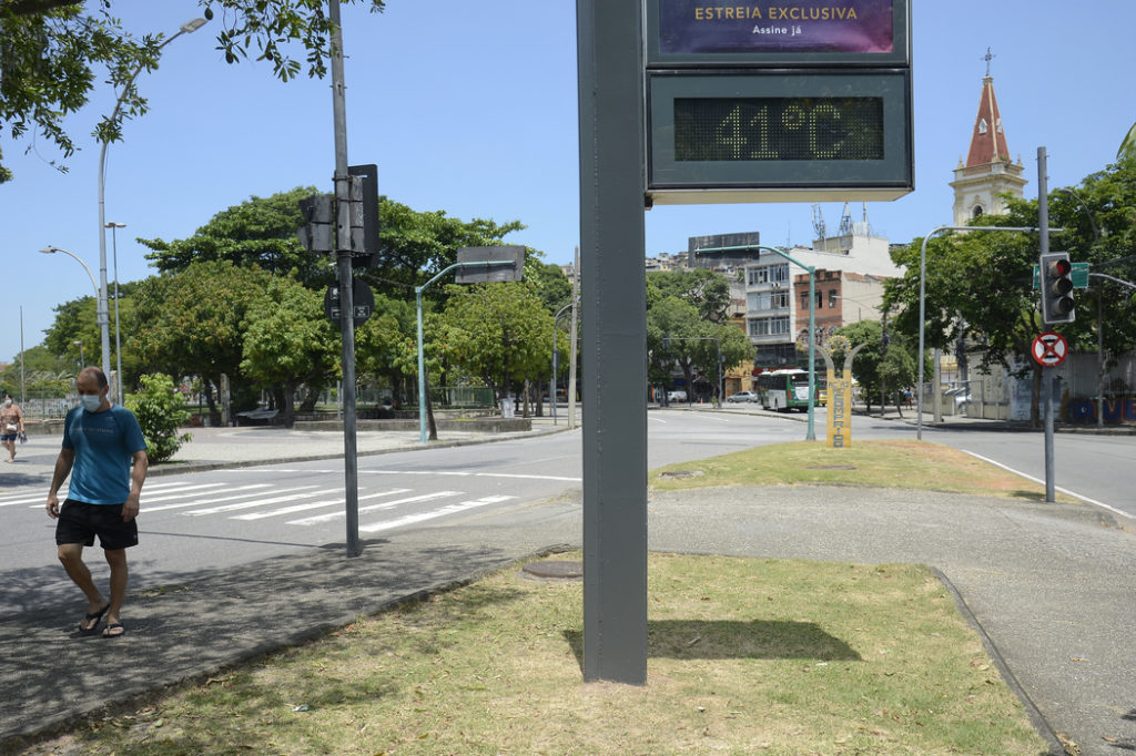 El Niño deverá continuar pelo menos até abril de 2024