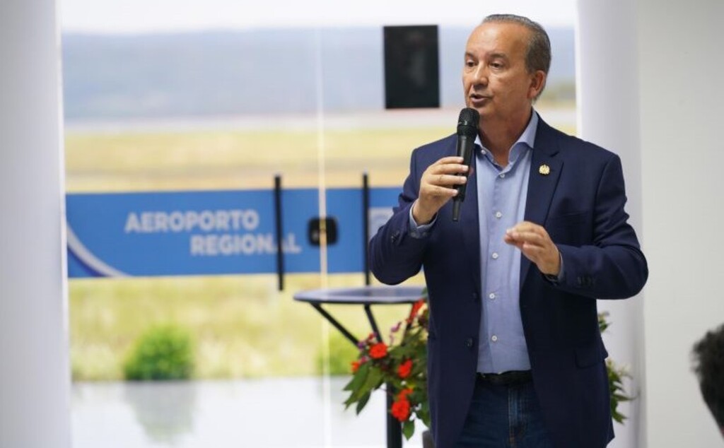 Governador Jorginho Mello inaugura obra no aeroporto de Caçador e anuncia investimentos para o município
