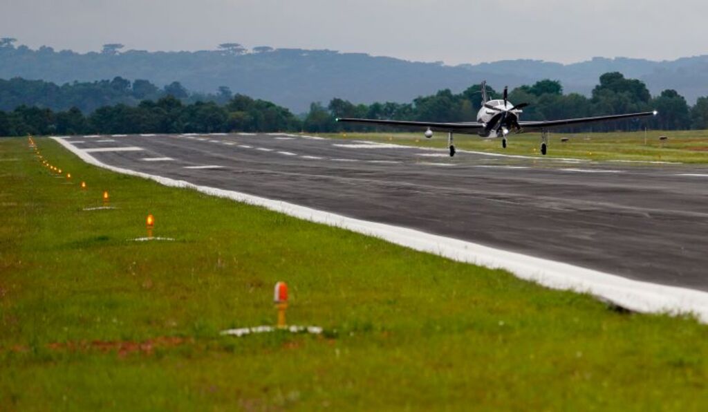 Governador inaugura obra no aeroporto de Caçador