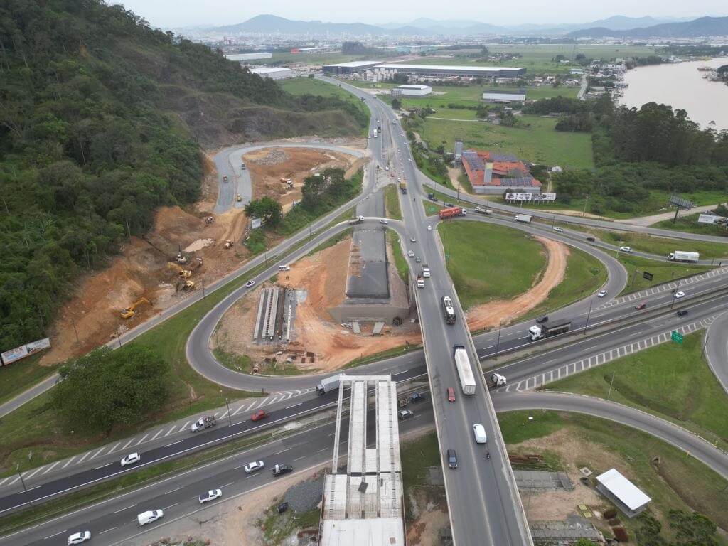 Duplicação da BR-470 bate recorde e tem melhor ano desde o início das obras