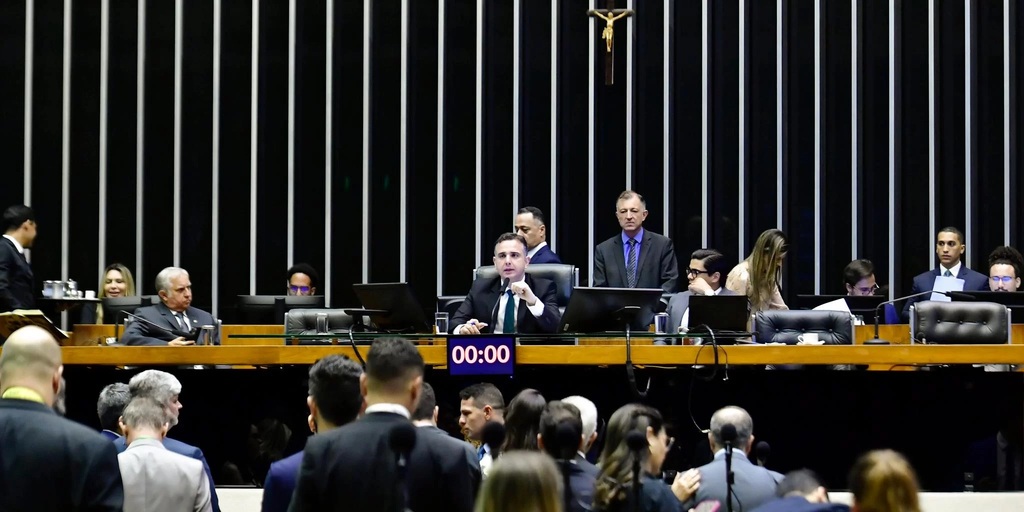 Congresso aprova R$ 15 bilhões em compensação por perda de arrecadação de Estados e municípios