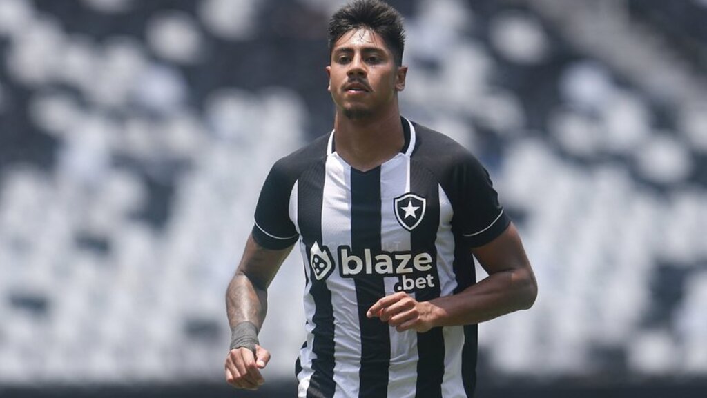Foto: Vitor Silva - Botafogo - Jogador chegou a atuar no sub-23 do Botafogo no primeiro semestre deste ano