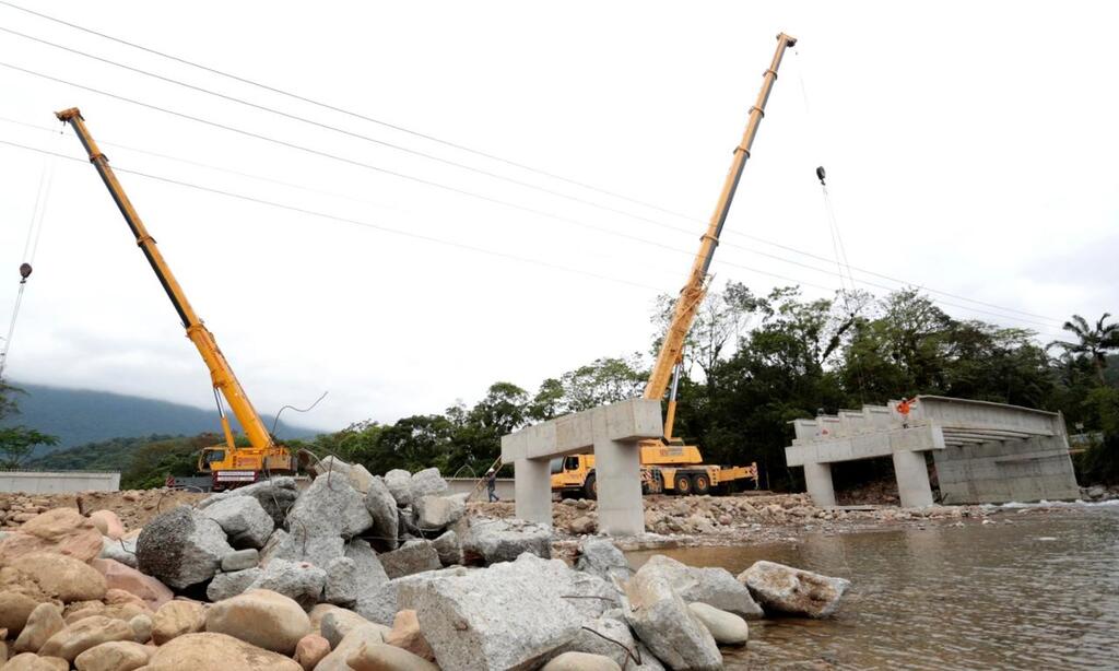 Peças com mais de 20 toneladas começam a ser instaladas na Ponte do Quiriri