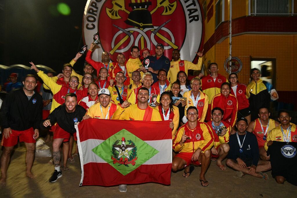 SANTA CATARINA É CAMPEÃ BRASILEIRA DE SALVAMENTO AQUÁTICO DESPORTIVO