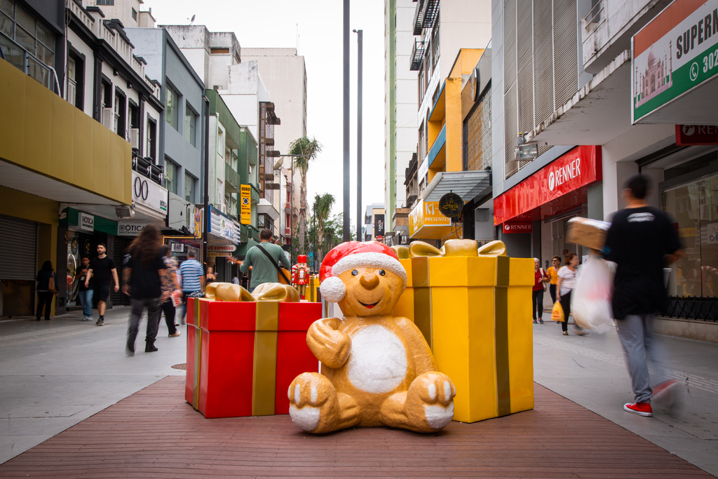 título imagem Já é Natal em Santa Maria: pontos e bairros começam a receber decoração natalina