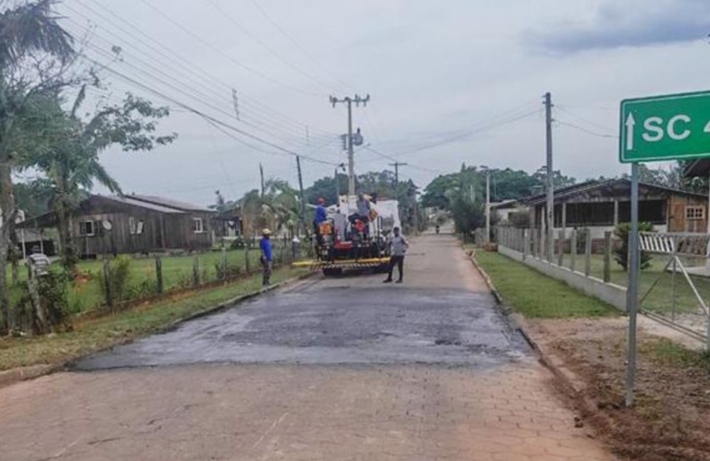 SECRETARIA MUNICIPAL DE OBRAS REALIZA RECAPAGEM ASFÁLTICA EM SÃO JOÃO DO SUL