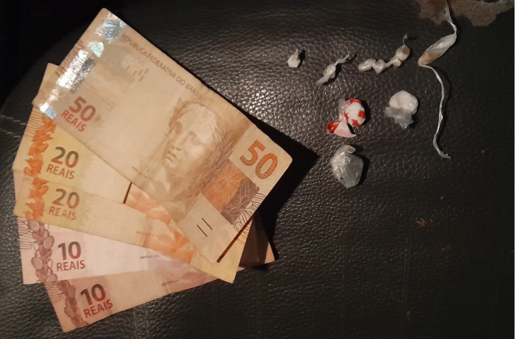 Homem é detido com drogas e dinheiro em avenida de São Pedro do Sul