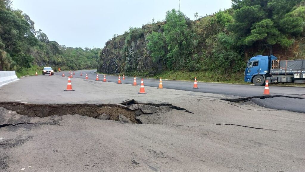 Dnit informa sobre restrições de tráfego em rodovias de Santa Catarina