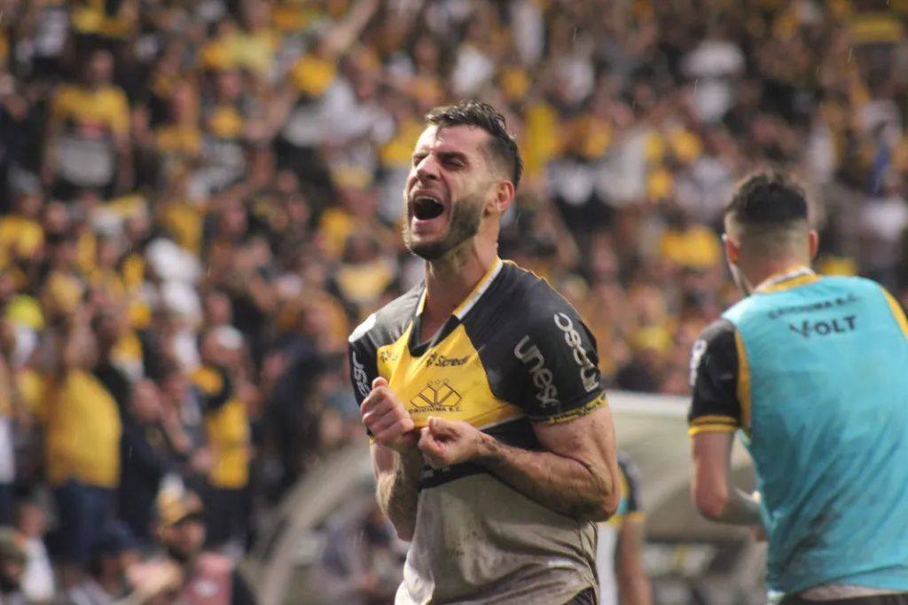  - Fellipe Mateus comemora gol pelo Criciúma contra o Botafogo-SP — Foto: Celso da Luz/Criciúma E.C.